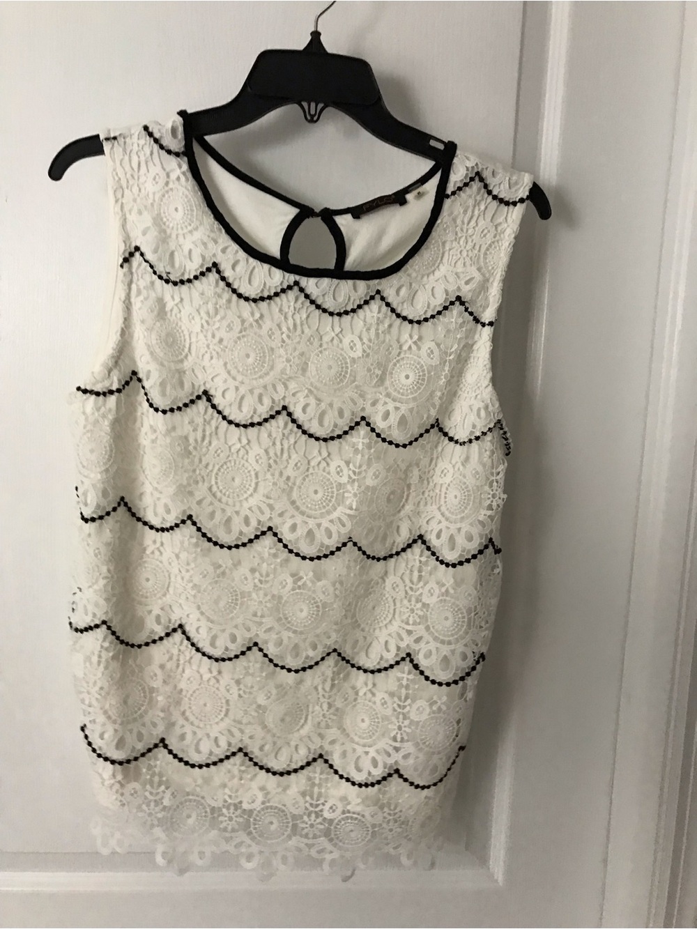 FYLO Cream Lace Tank Top with Black Trim, Sz M, Like New